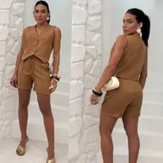 Conjunto Feminino Em Alfaiataria Com Short e Colete