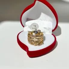 Conjunto de 4 Anéis Dourado/Prata Luxuosos com Zircônias e Design Floral 2026 anel
