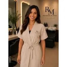 Robe / Roupão / Kimono Zero Mancha Bordado para Salão de Beleza, Tinturas e Estética