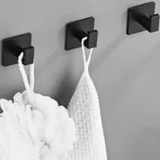 Gancho de Parede Adesivo Suporte Roupas Camisas Porta Toalha de Rosto Banheiro Sem Furo Preto