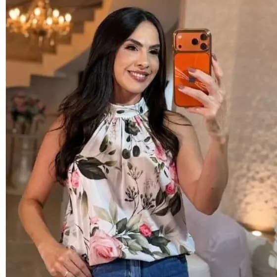 blusa social feminina estampada gola alta com botões e elástico na cintura