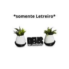 Letreiro Decorativo Deus no Controle Decoração Afetiva Fé Sala Quarto