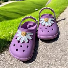 Babuche Infantil Feminino Jardim Meia Flor Com Correia Ajustável Leve e Confortável