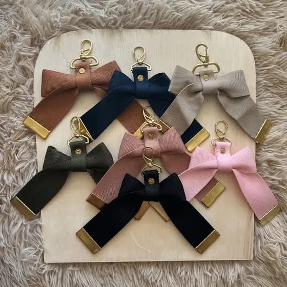Chaveiro Laço Presente Charmoso Menina Decorativo Roupas Enfeite Artesanato Chá Bebê