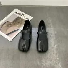 Sapatilhas femininas de couro de qualidade com design inovador, estilo japonês, modelo Mary Jane, sapatilhas Tabi, mocas