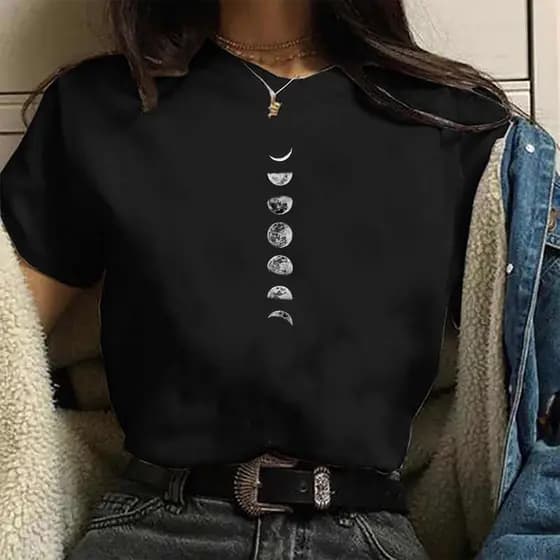 Camiseta Feminina Lua e Suas Fases  Blusa estampada preta de algodãovmoon