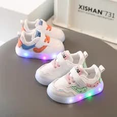 Tênis infantis para crianças de 0 a 8 anos, sapatos para meninos e meninas com luzes LED, calçados casuais leves e macio