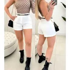 SHORT FEMENINO COM CINTO FINO FIVELA DOURADA BOLSO LATERAL