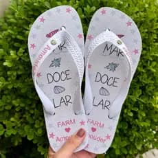 Chinelo Feminino Mulher Rasteirinha Super Conforto Estilo Tira Larga Solado Emborrachado Antiderrapante Macio Promoção