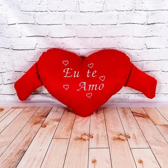 Coração bordado "Eu te amo"