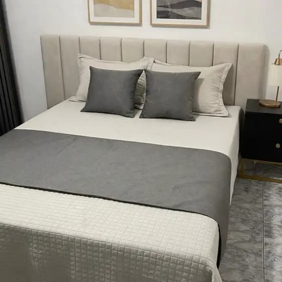 Kit Peseira Decorativa + 2 Capa de Almofada Linho Cama Casal Queem King