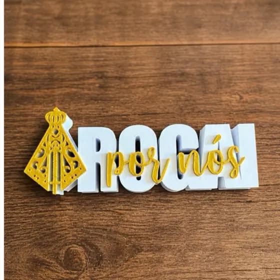 Placa Decorativa Religiosa “Rogai por Nós” 15cm – Impressão 3D