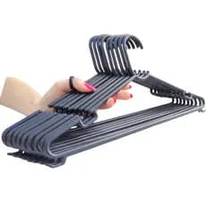 Kit 40 Cabide preto para roupas Cabide adulto reforçado resistente envio imediato 40 unidades
