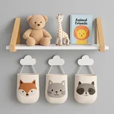 Prateleira Infantil de Madeira com Suporte Triangular – Somente a Prateleira (Decoração Não Inclusa)