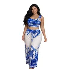 Conjunto Floral 2 peças cropped com alça regulável e calça longa com elástico na cintura