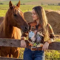 Camisa Agro Feminina Cavalo Marrom Agro Bruto Proteção UV+50