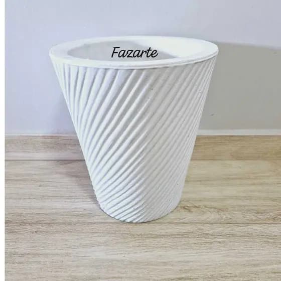 Vaso de Planta em Polietileno- Coluna Redonda Linear - PP 19