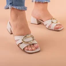 Tamanco Feminino Mule Confortável Casual Salto Baixo Bloco Detalhe ABS Dourado Bico Quadrado