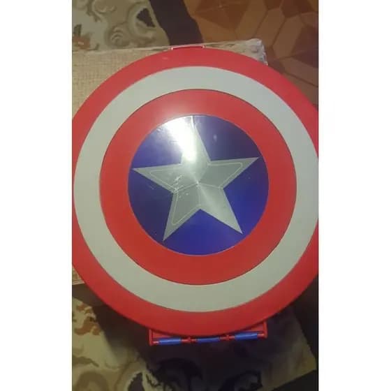mochila infantil capitäo américa "usado"