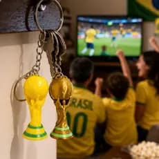 Chaveiro Taça do Mundo Estilizado – Perfeito para Fãs de Futebol