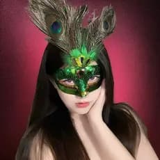 Elegante Máscara de Veneza de Penas Artificiais VERDE - Máscara Luxuosa para Carnaval