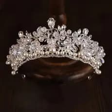 Coroa de Noiva Estilo Princesa de Luxo com Tiara e Detalhes em Strass, Ideal para Formatura, Concurso de Beleza