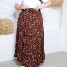 Saia Elegante Estilo de Rua Evasê em A Estampa Plus Size para Mulheres, Adequada para o Dia a Dia