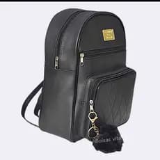 Mochila Feminina Moda Impermeável Bolsa Casual Faculdade Trabalho Resistente + Chaveiro Pompom