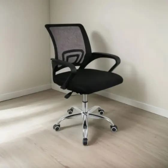 Cadeira Executiva Preta Mesh Giratória Office c/Base Cromada