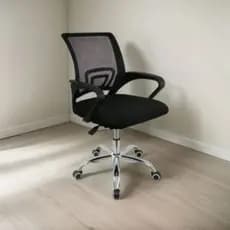 Cadeira Executiva Preta Mesh Giratória Office c/Base Cromada
