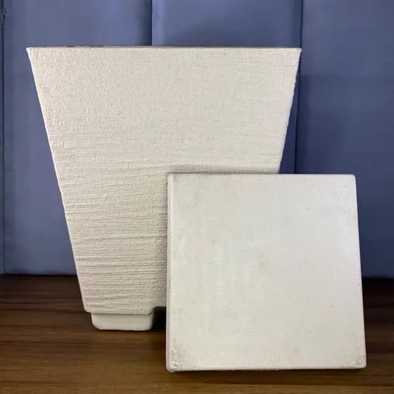 Vaso Plantas Decorativo Quadrado Polietileno Escovado Prato Coletor 28x24cm Resistente
