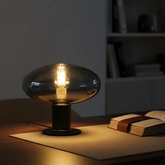 Luminária de Mesa Globo Vidro Fumê Cristal Bivolt Base Preta Iluminação para Leitura Escritório Sala Decoração