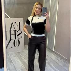 Blusa Listra Feminina Manga Curta Tricô Modal Bicolor Gola Canoa Verão Realize Tricot