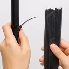 Abraçadeira Nylon Preta Alta Resistencia Durável 25cm X 36mm Kit 100 un. Fácil Instalação Organiza