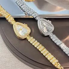 Moda Feminina Relógios Triângulo Diamante Incrustado Estilo Europeu E Americano De Quartzo