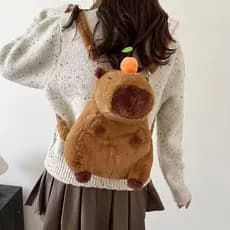 Mochila De Capivaracom Formato de Pelúcia Fofa e Macia Kawaii