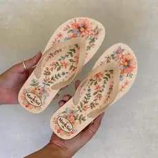Chinelo Feminino de dedo, confortável – Estampa Exclusiva Varios Modelos Tendencia