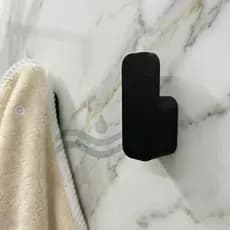 Gancho de Parede para Toalhas Banheiro Mesa Bolsas e Roupas Acessórios Multiuso Adesivo Fita Dupla Face sem Parafuso