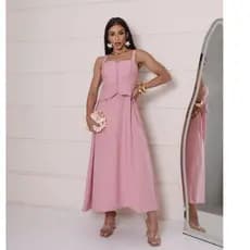 VESTIDO FEMENINO MIDI ELEGANTE  DETALHES NA FRENTE EM SENSORIAL MARRANT  TENDENDCIA