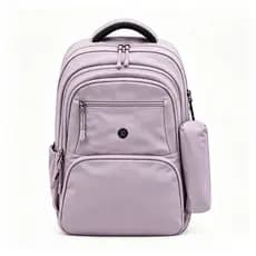 Mochila leve, grande e confortável para o dia a dia.