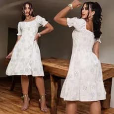 VESTIDO EVANGELICO MIDI ESTAMPA FLORAL MANGA CURTA COM BOTOES FORRADOS FAKE NA FRENTE COM BOJO.