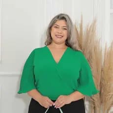 Blusa Feminino Plus Size Manga Plissada Traspassado Elegante Cropped ajustável