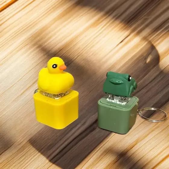 Engraçado Croaking Sapo Pato Chaveiro Recarregável Teclado Clicker Som Com Luz LED Para Alívio Do Estresse ALFL