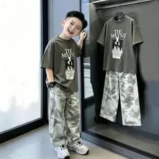 Meninos Terno De Verão 2026 Crianças Bebê Estilo Ocidental Dos Desenhos Animados Manga Curta Camuflagem Macacão Conjunto
