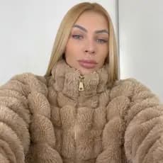Jaqueta Teddy Feminina Peluciada Moderna Super Macia Ideal para Dias Frios