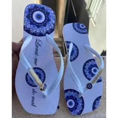 Chinelo Feminino de Verão com Estampa Colorida e Base Preta Leve