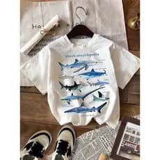 Camiseta casual feminina branca estampada com vida marinha de tubarão