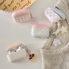INS Super Cute Plaid Pattern Cartoon Case Para Apple AirPods 1 2 3 4 Rd Pro 2 Pingente Capas Macias Caixa De Armazenamen
