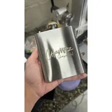 Cantil Porta Bebida De Bolso Em Inox Personalizado com o seu nome 205Ml 7oz