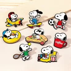 Pins Snoopy Esmaltado Fofo | 8 Personagens | Broche para Mochila, Roupa e Acessórios